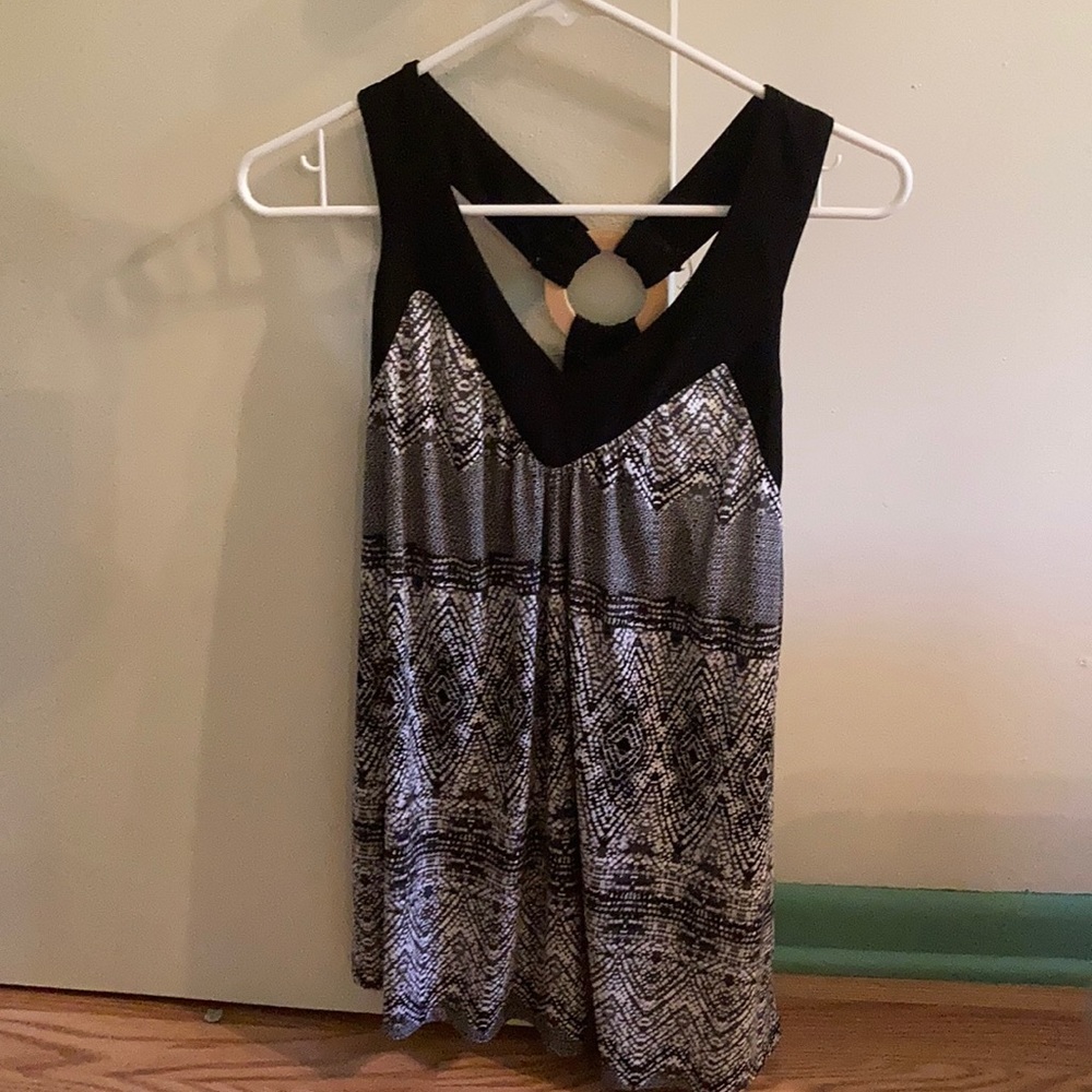 Black/white patterned tank top